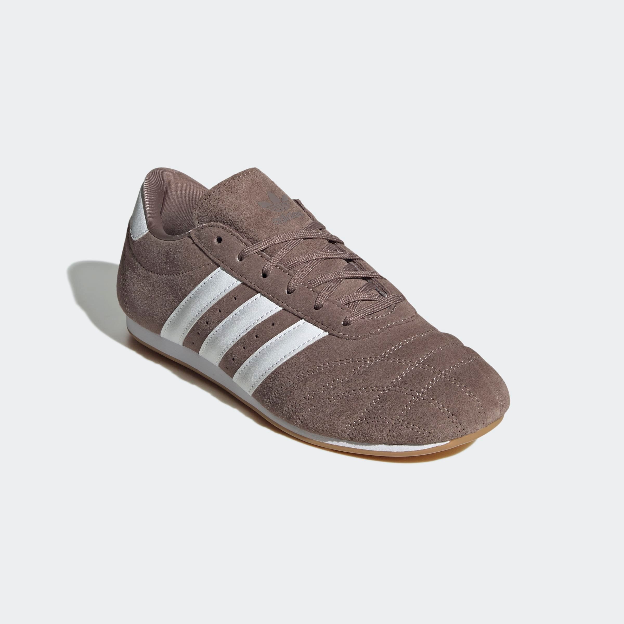 Sneaker ADIDAS ORIGINALS "ADIDAS TAEKWONDO SCHNÜRSCHUH", Gr. 42, weiß (trace braun, cloud weiß, gum 3), Leder, Synthetik, Schuhe
