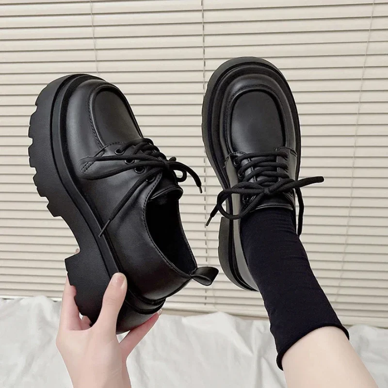Frauen Frühjahr Neue Schwarz Plattform Wohnungen Schuhe Frauen Loafers Slip auf Boot Schuhe Designer Casual Leder Oxfords Lolita Schuhe