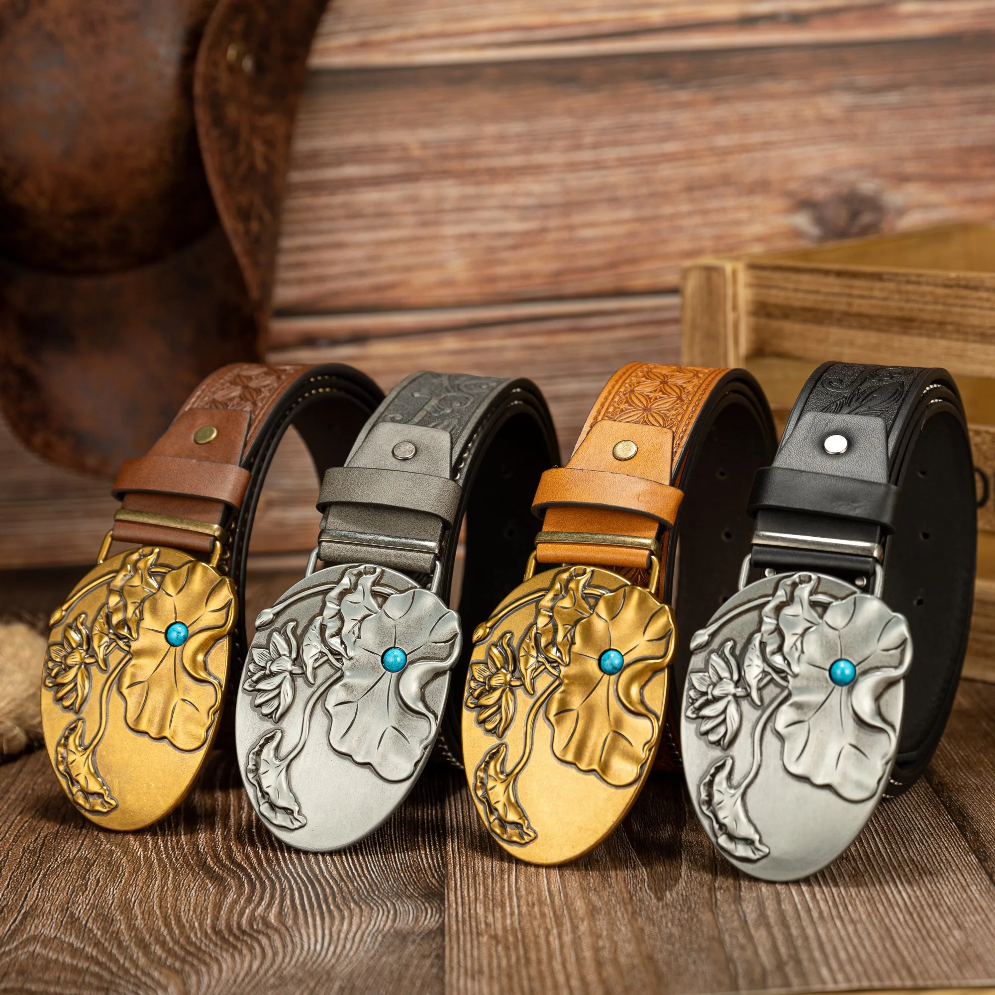 Vielseitige Schnalle aus Lotusblatt und Lotusblüten, personalisiertes Federfenstergitter, Nietengürtel mit PU-Prägung Image