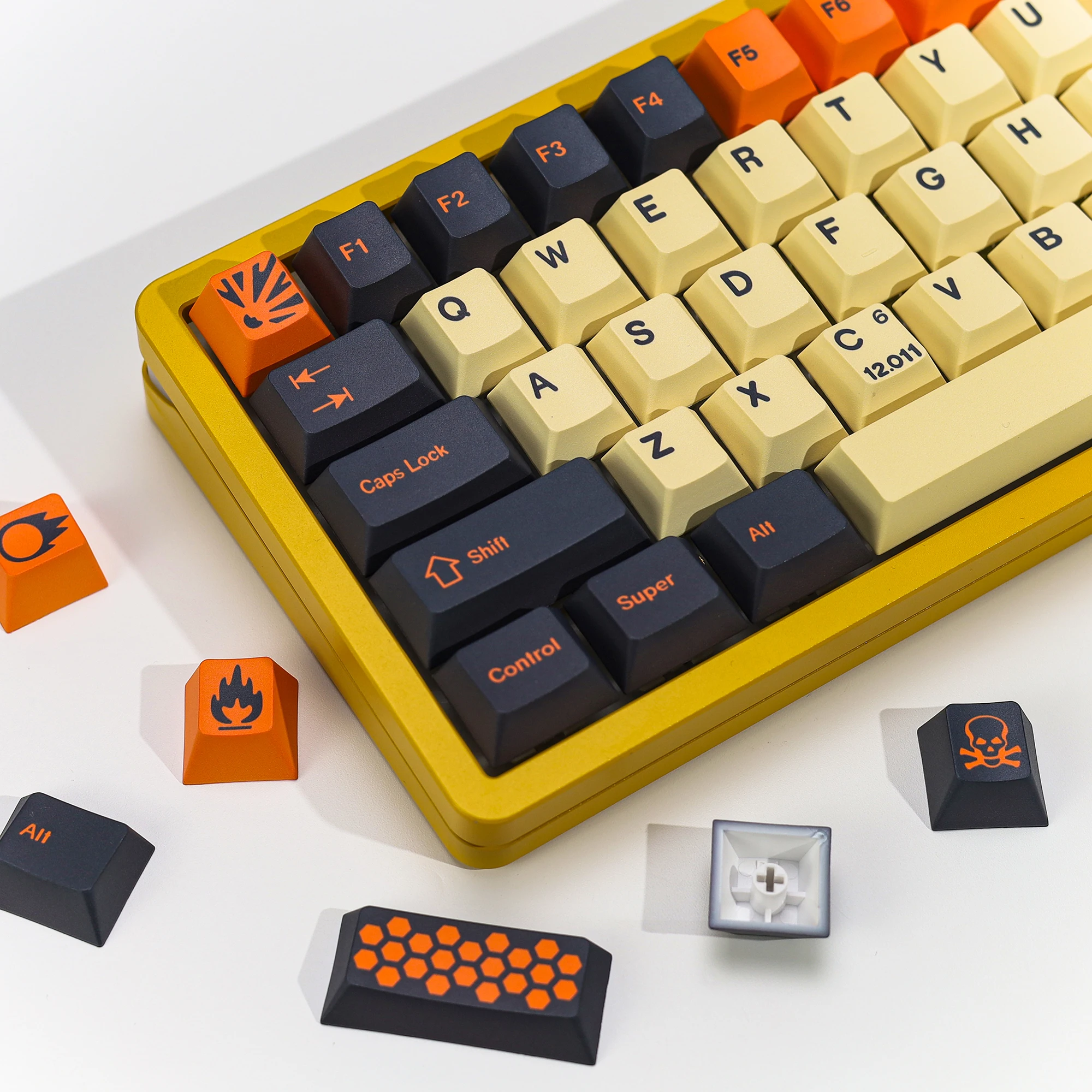 KBDiy Clone Retro GMK Tastenkappe Carbon Cherry Profile Alice Split Space PBT ISO Tastenkappen für 60 magnetische mechanische Tastatur Gaming Image