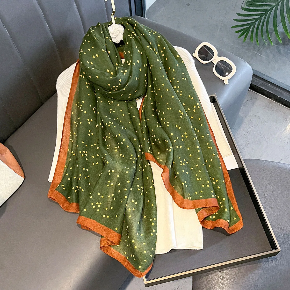 180x90cm Retro Polka Dot Bedruckter Schal Damen Herbst und Winter Baumwollleinen Schal Warmer Sonnenschutz Halstuch Image