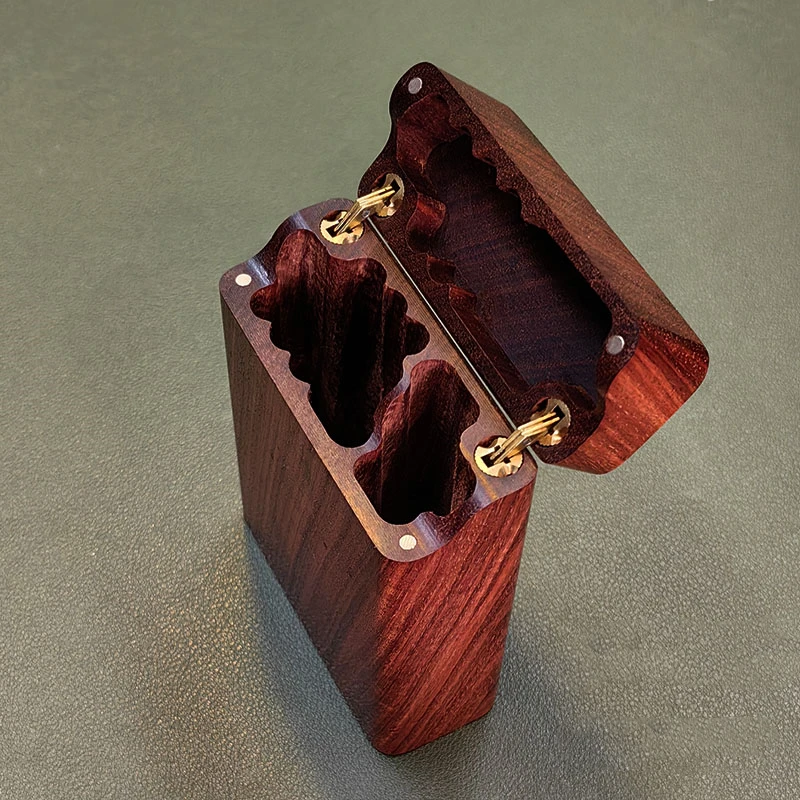 Blut-Sandelholz-Clamshell-Zigarettenetui mit Magnet, Push-Abdeckung, gravierte Aufbewahrungsbox aus massivem Holz für Rauchfeuerzeuge in der Handrolle Image