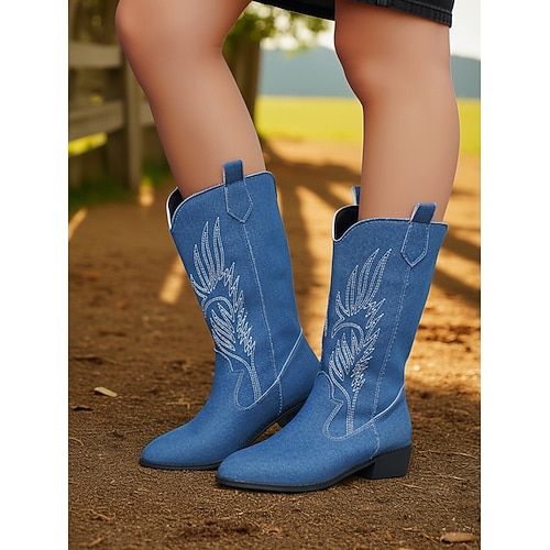 Damen-Western-Cowboystiefel aus blauem Denim mit Stickereien – wadenhohe Stiefel mit spitzer Spitze für Musikfestivals, Rodeo-Events und Outfits im Country-Stil Image