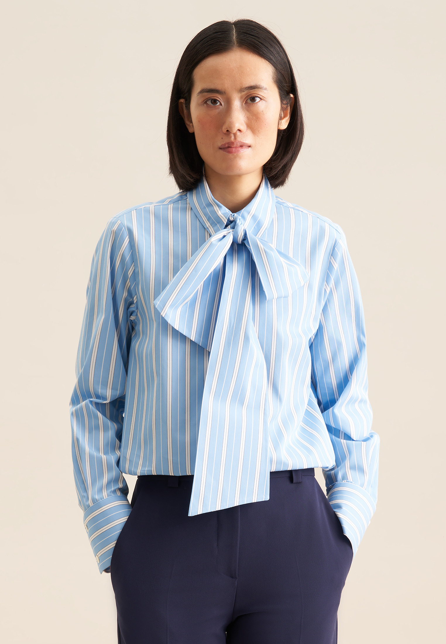 Schluppenbluse Damen Mittelblau Image