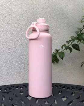 Benutzerdefiniertes Logo Name 750 ml Bild Wasser tragbarer Vakuum-Sportkessel Outdoor-Wanderkessel Raumkessel Flasche Tasse Image