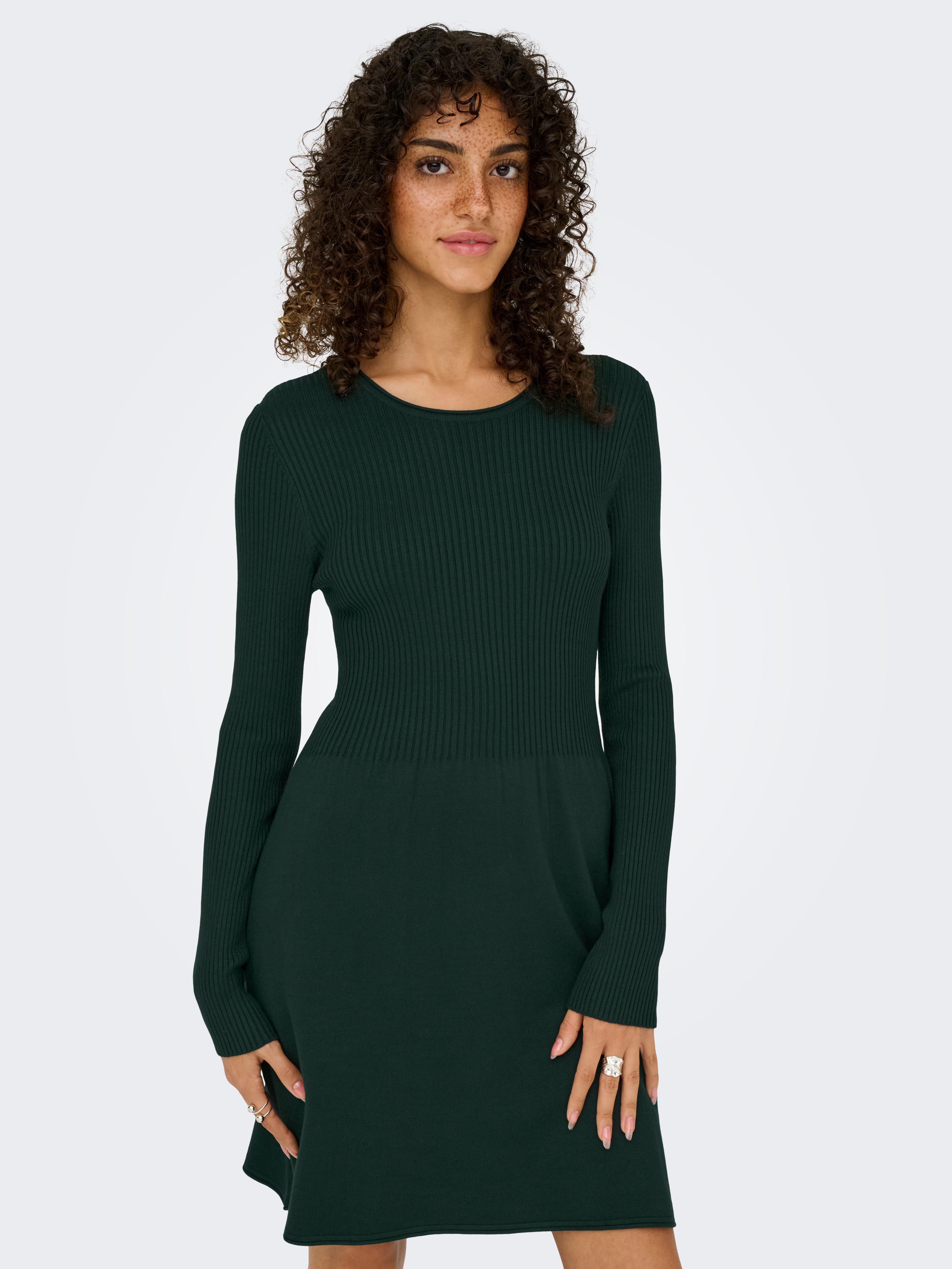 Strickkleid ONLY "ONLALMA L/S O-NECK DRESS KNT NOOS", Damen, Gr. S, N-Gr, scarab, Jersey, Obermaterial: 80% Viskose, 20% Nylon, unifarben, figurbetont Po-bedeckend, Rundhals, Kleider Image