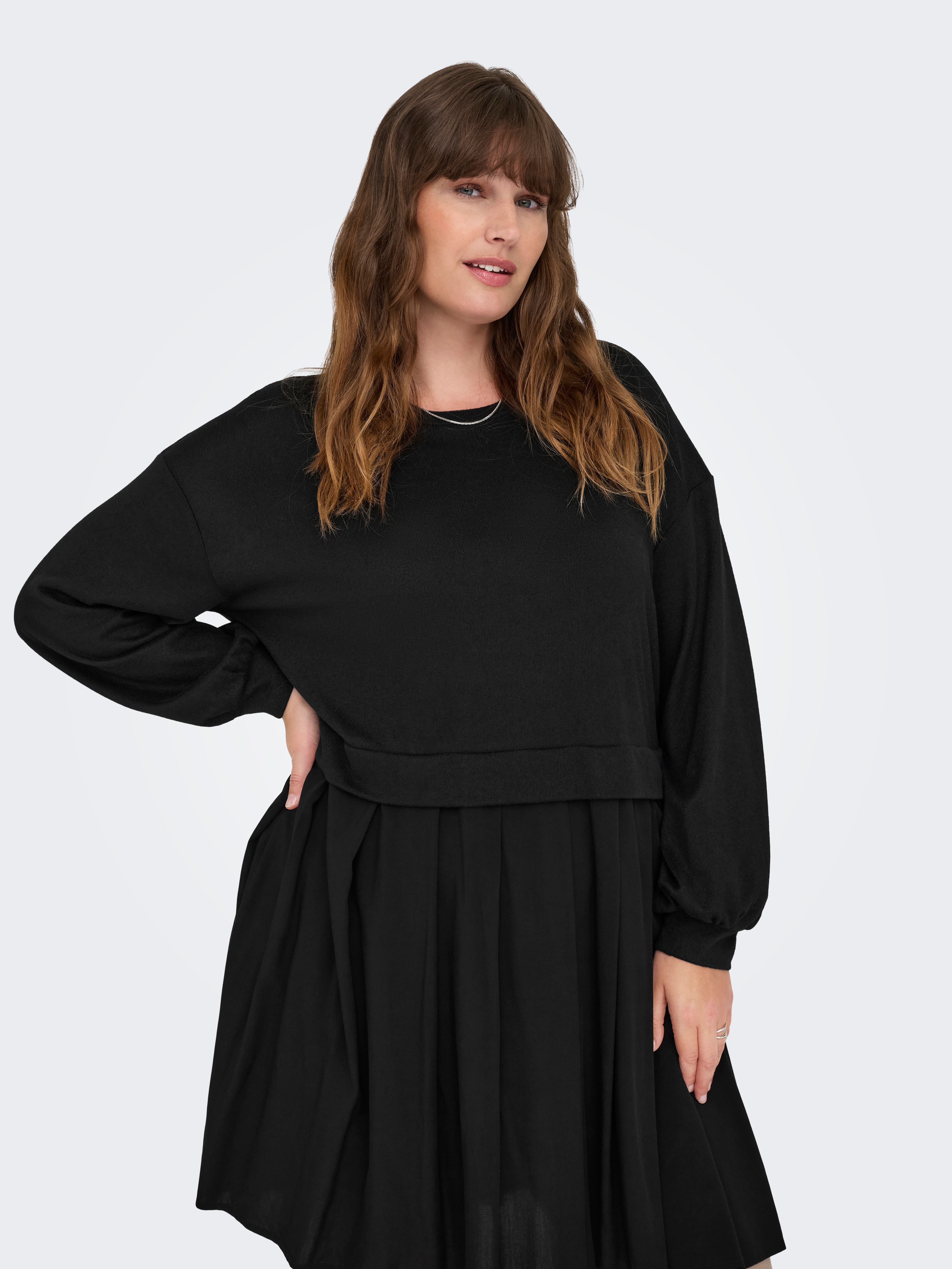 Jerseykleid ONLY CARMAKOMA "CARUMA ALBA L/S MIX KNEE DRESS JRS", Damen, Gr. M, N-Gr, schwarz, Jersey, Obermaterial: 95% Polyester, 5% Elasthan, unifarben, regular fit knielang, Rundhals, Kleider Jerseykleid, Sommerkleid