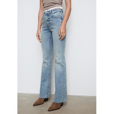 Stradivarius D74 Slit fit flared jeans MEDIUM LIGHT BLUE DENIM 10