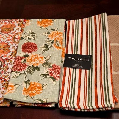 Ralph Lauren Kitchen | 4 Brand New- 2 Ralph Lauren Kitchen Towels & 2 Tahari Home Towels Cotton $33 | Color: Green | Size: Os