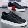 Neue modische personalisierte Herren-Casual-Board-Schuhe, vielseitige flache weiße Schuhe, flache Herrenschuhe