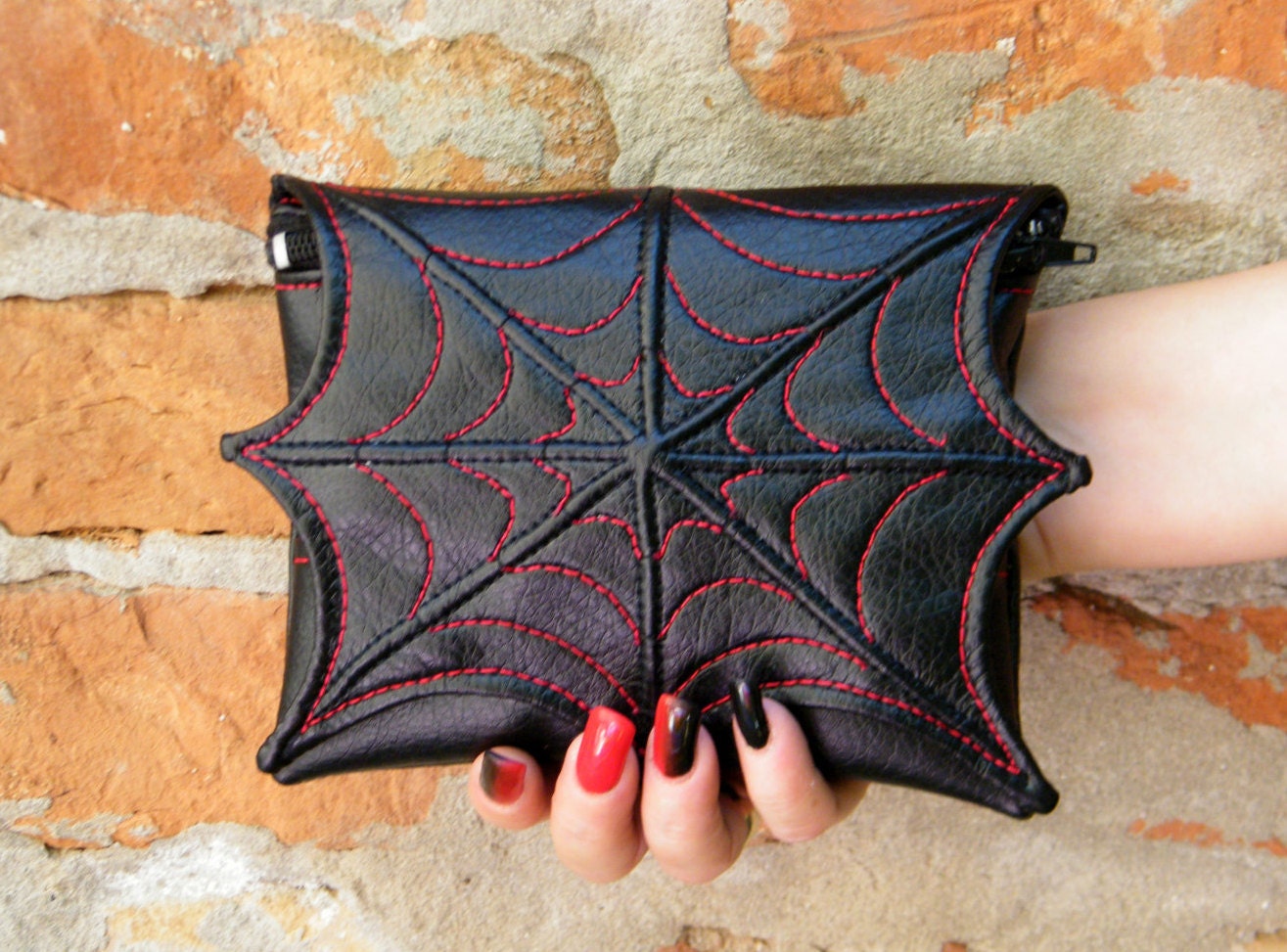 Ragnatela, trousse per il trucco, borsa per cosmetici, borsa in similpelle, organizer per il trucco, cosmetici, nero e rosso, borsa vegana, borsa picc