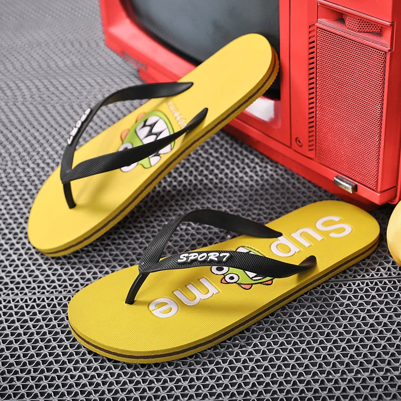 Heißer Verkauf Gelb Flip-Flops Für Mann Mode Cartoon Hausschuhe Mann Haus Schuhe Sommer Licht Strand Hausschuhe Männer chinelos masculinos