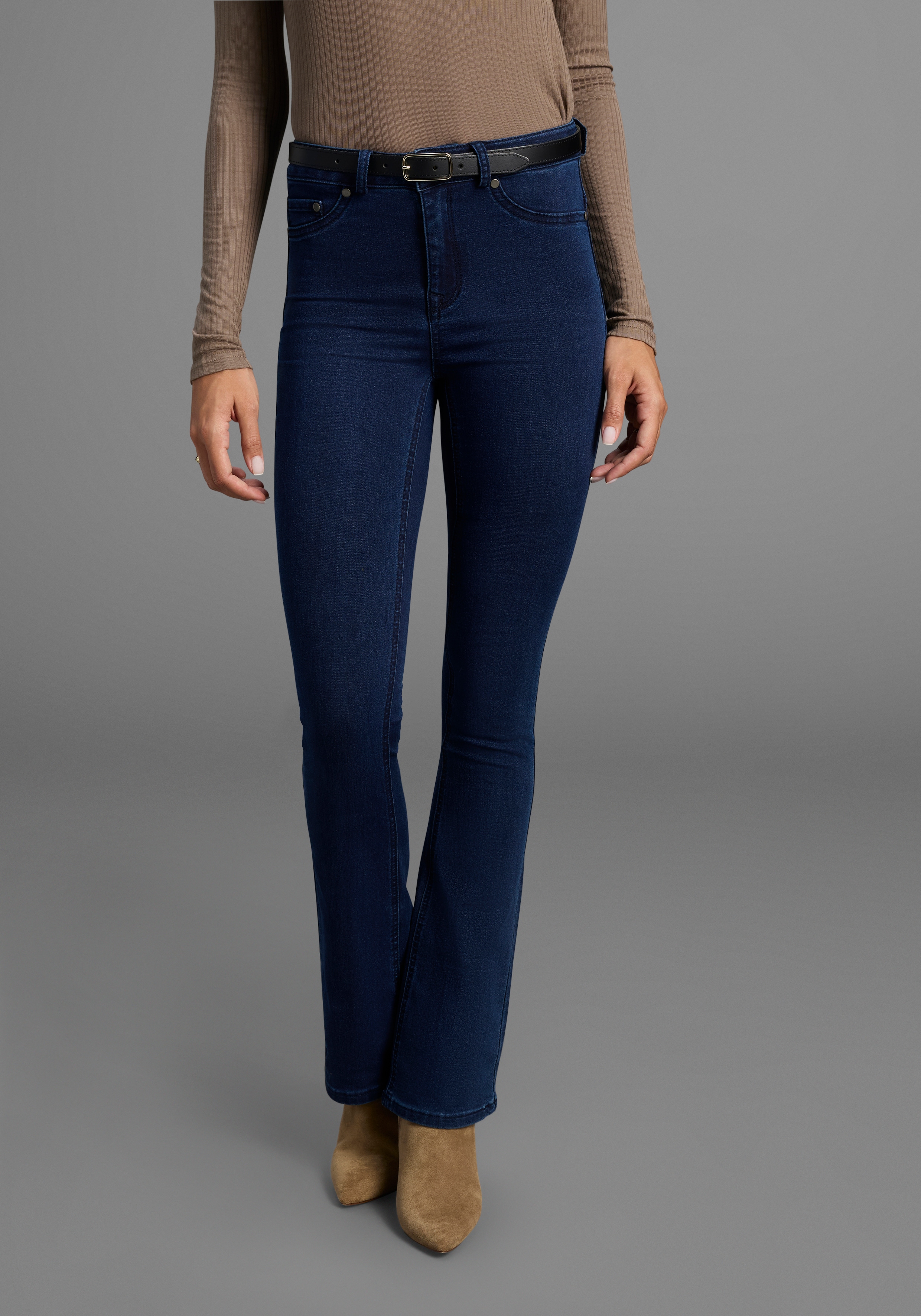 Bootcut-Jeans ARIZONA "Ultra Stretch", Damen, Gr. 20, K + L Gr, rinsed, Denim/Jeans, Obermaterial: 63% Baumwolle, 32% Polyester, 5% Elasthan, eng lang, Jeans, ausgestellte Beinform, Used-Waschung, hohe Leibhöhe, Topseller Image