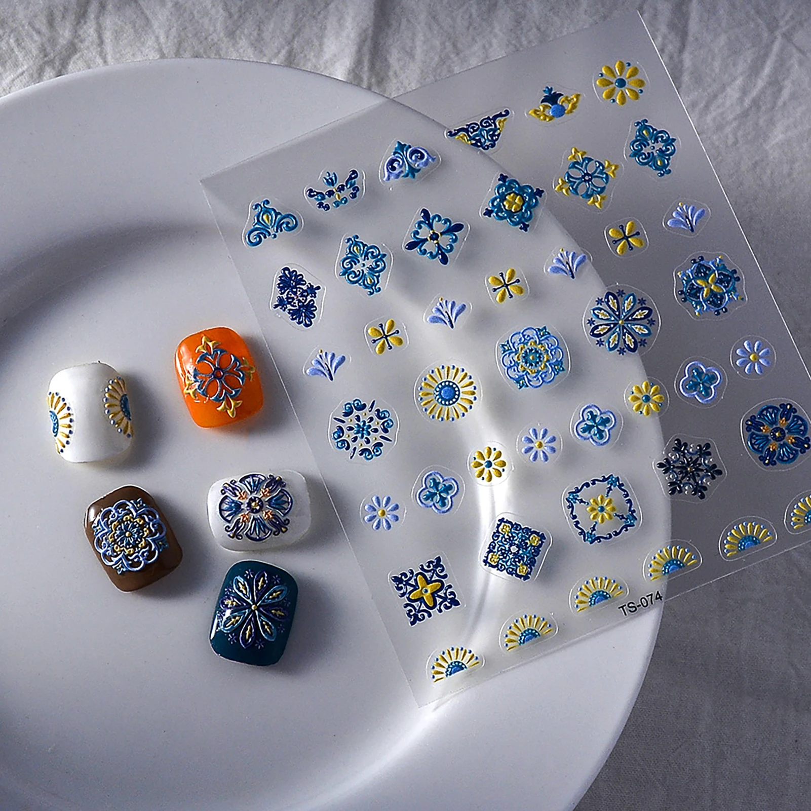 Bohemia 5D Relief Maniküre Aufkleber Nagel Zehennägel DIY Aufkleber Bunte Blumen Nagelaufkleber Selbstklebende geprägte Nagelaufkleber Image