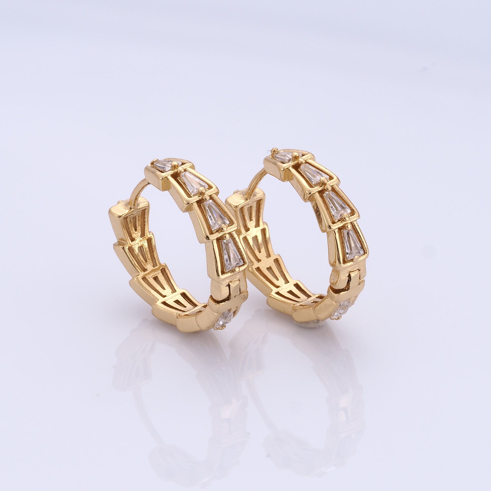 1 paio di orecchini a cerchio in oro, orecchini a cerchio Huggie riempiti in oro 18K, orecchini a cerchio CZ, orecchini a cerchio Huggie ipoallergenic