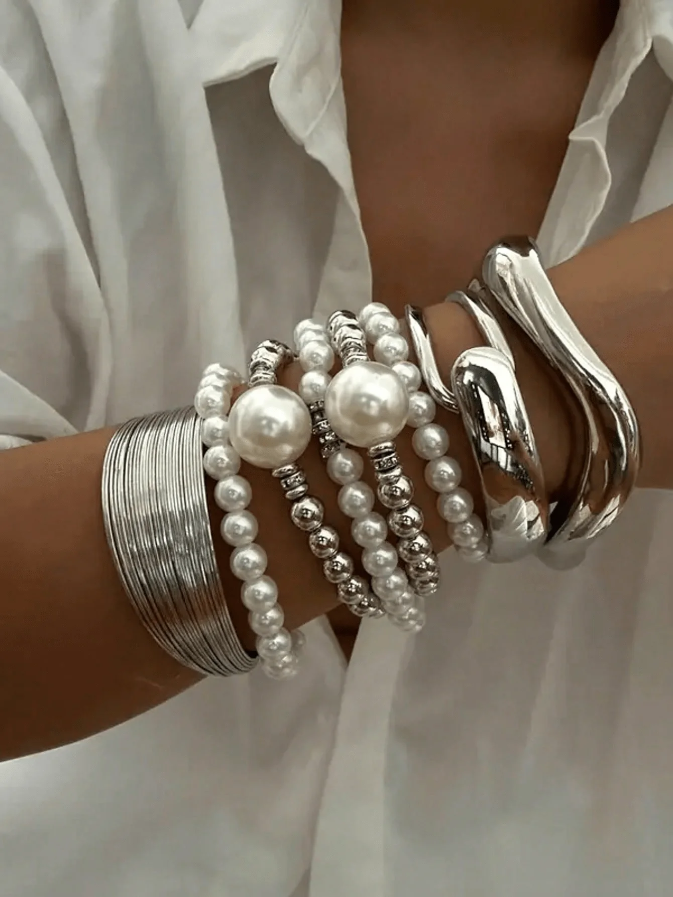 5-teiliges Set aus elegantem und wunderschönem Punk-Stil, Imitationsperle, Silbergrau, Armband-Set, Damen-Armband, Mädchen, Alltag, Hochzeit, Party Image