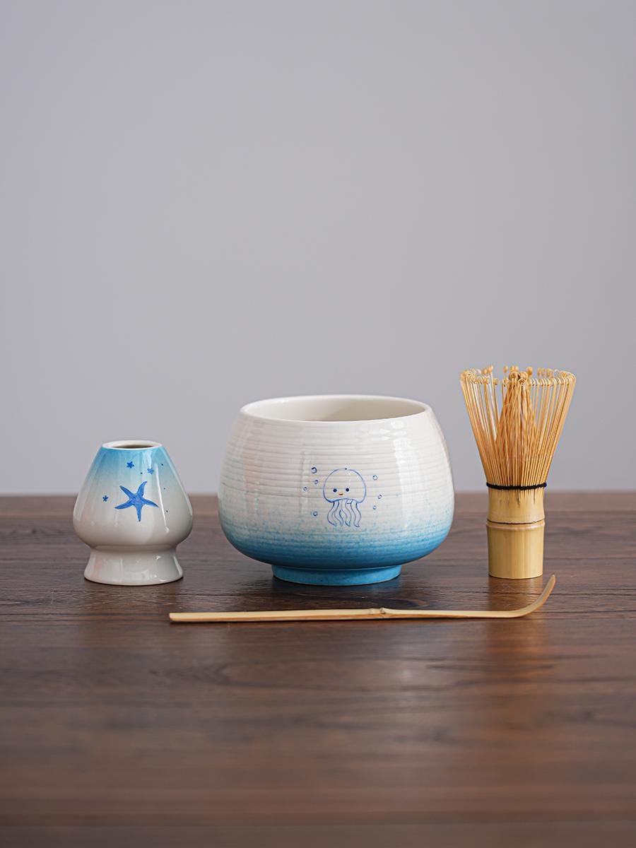Set da tè Matcha in ceramica bianca e blu, set da tè Matcha in ceramica dipinta a mano, set da regalo Matcha a forma di stella marina, set da tè Match