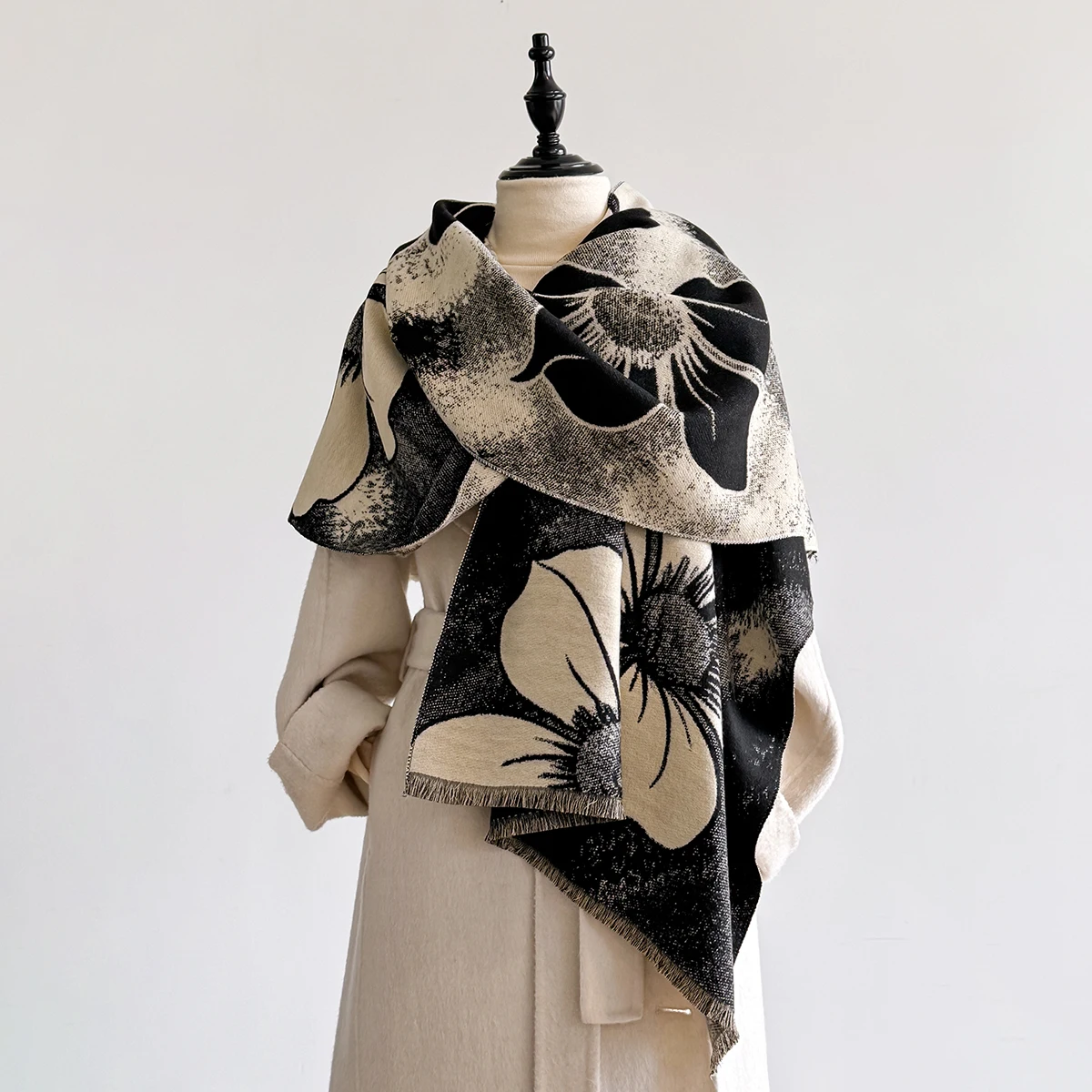 Herbst/Winter Floral Warm Schal Luxus Quaste Pashmina Schal frauen Imitation Kaschmir Verdickte Warps Coldproof Decke Image