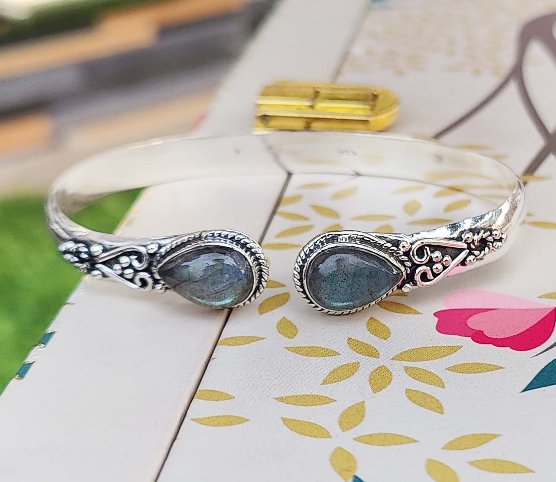 Bracciale in labradorite naturale, bracciale vistoso, bracciale in argento sterling 925, bracciale fatto a mano, bracciale boho, bracciale con pietre