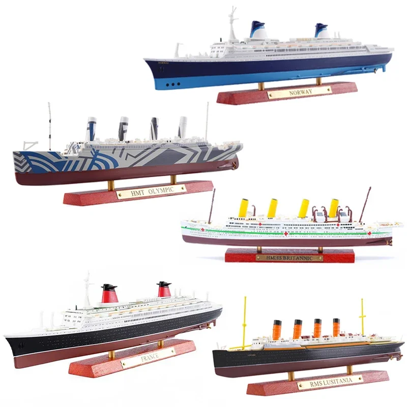Klassiker Luxus Kreuzfahrten Simulation Legierung Schiffsmodell Titanic Ornament Lusitania Normandie HMHS BRITANNIC Dampfgarer Image