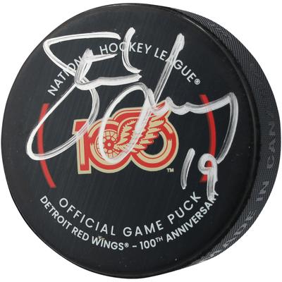 Steve Yzerman Detroit Red Wings signierter offizieller Spielpuck zum 100. Jubiläum der Saison Image