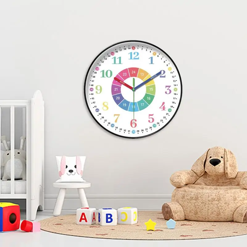 Eine leise, einzigartige Wanduhr im modernen Stil, perfekte Kinderzimmer, Heimdekoration, farbenfrohes dekoratives Uhrwerk als festliche Geschenke