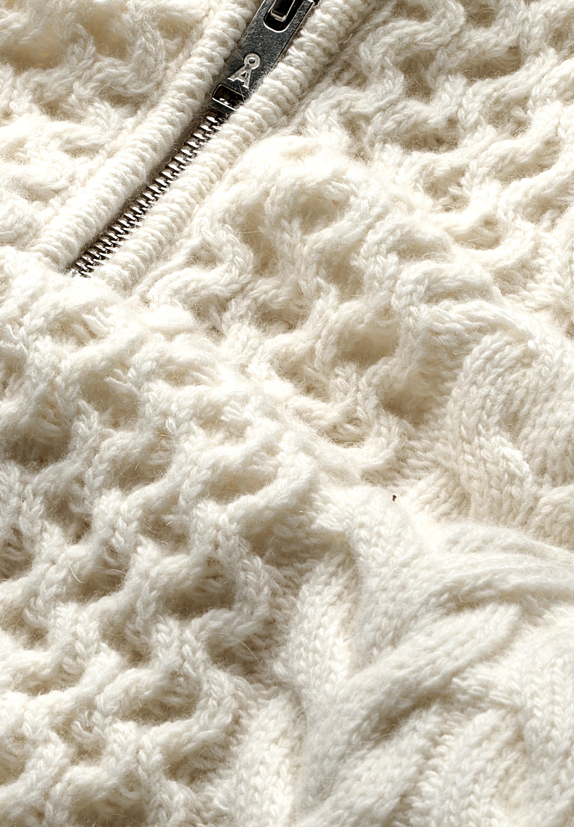 OLAIAAS CABLE | Stricktop aus Bio-Woll Mix - beige (L) Image
