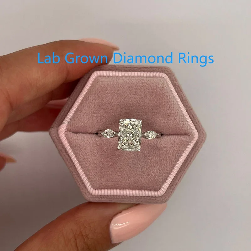 1,5 CT DEF VS-VVS Klarheit IGI ZERTIFIZIERTER CVD HPHT Länglicher, im Labor gezüchteter Diamant im Strahlenschliff, Verlobungsring mit drei Steinen, Platin 950 Image