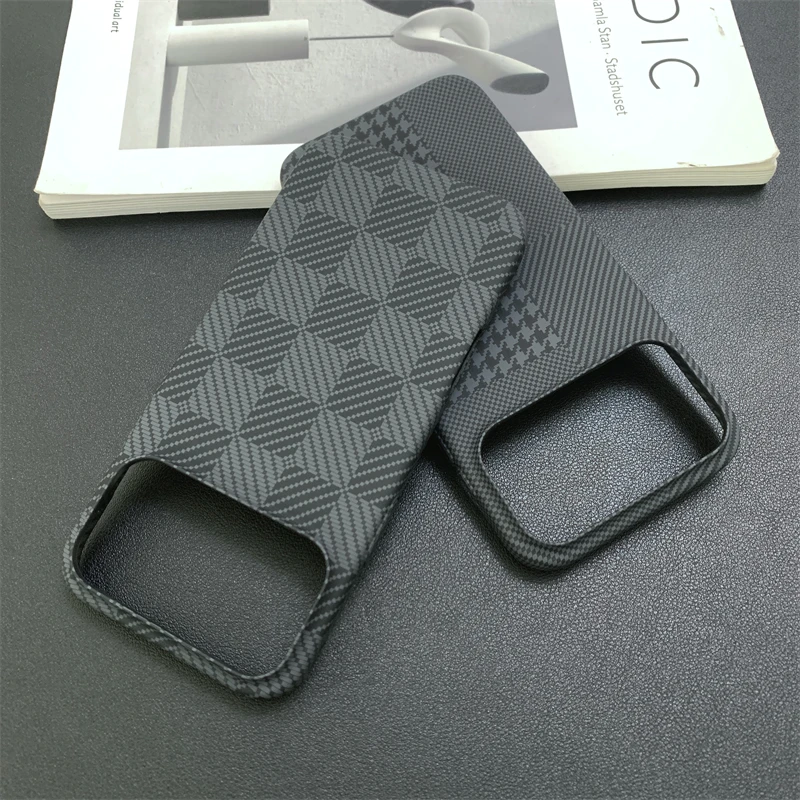 Schlanke, stoßfeste, matte Hülle aus Kohlefaser für iPhone 17 Pro Max 16 15 14 13, luxuriöses Karomuster, kontrastfarbene Stoßstangenabdeckung Image