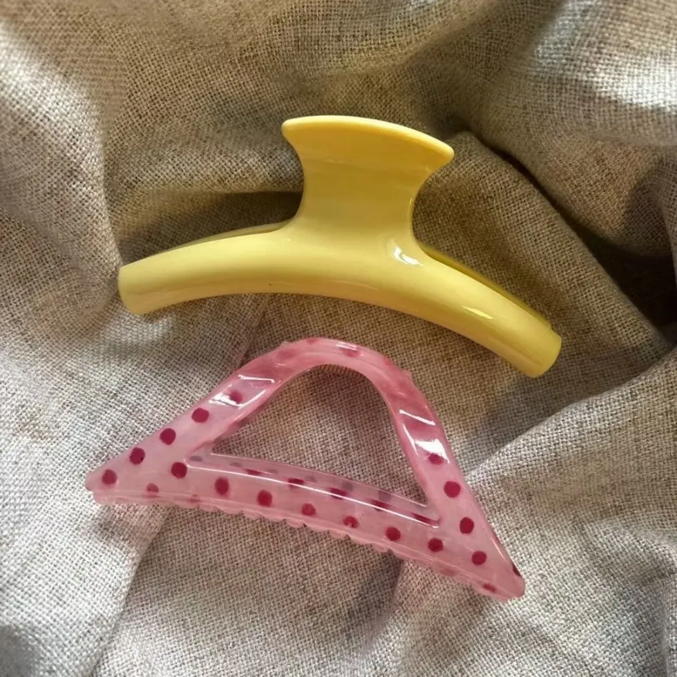 2 Stück süße Y2k rosa Erdbeere Polka Dot geometrische TriangleHair Haarklammer elegante gelbe Bogenhai Haarspange Haar-Accessoire Image