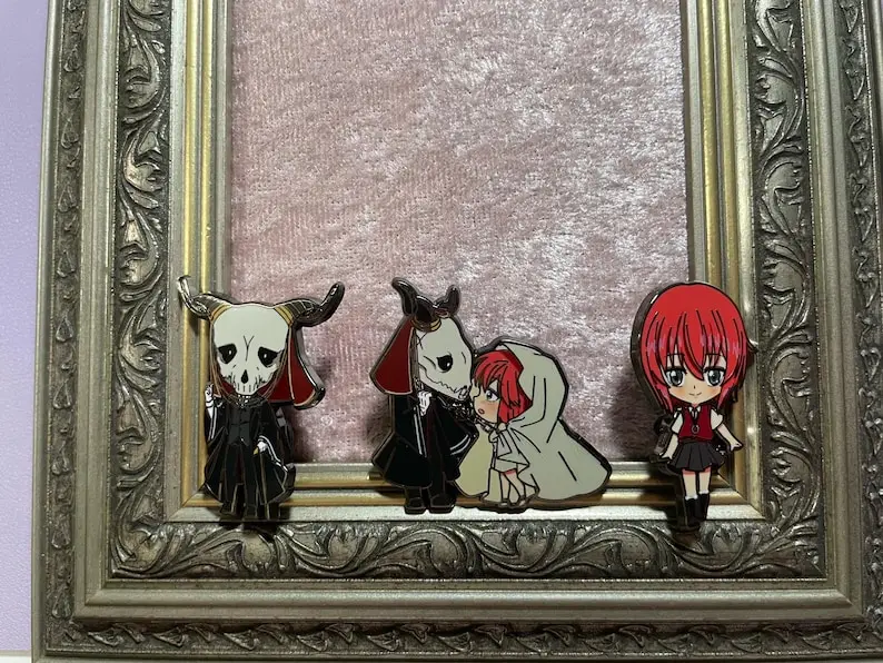 Schlitten Chibis Ancient Magus Bride Chise und Elias Emaille-Pin Image