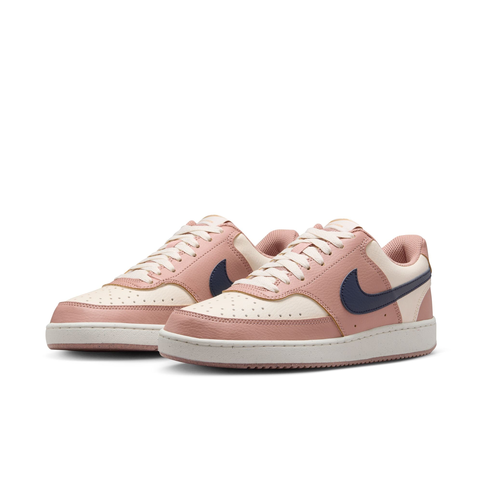 Sneaker NIKE SPORTSWEAR "Court Vision Low Next Nature", Gr. 38,5, particle pink, midnight navy, pale ivory, Synthetik, Schuhe Skaterschuh Sneaker low, Design auf den Spuren des Air Force 1