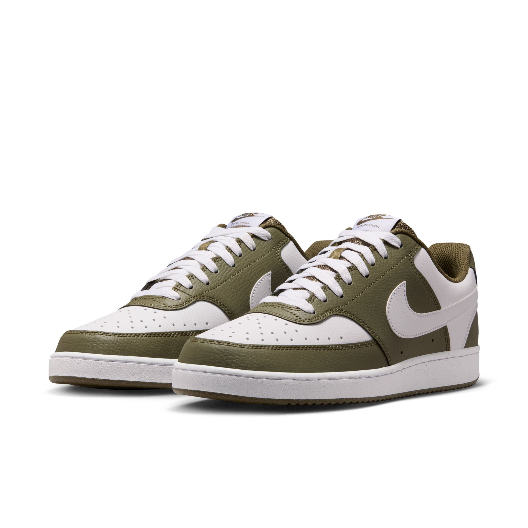 Sneaker NIKE SPORTSWEAR "COURT VISION LO", Gr. 46, medium olive, weiß, Synthetik, Schuhe, inspiriert vom Design des Nike Air Force