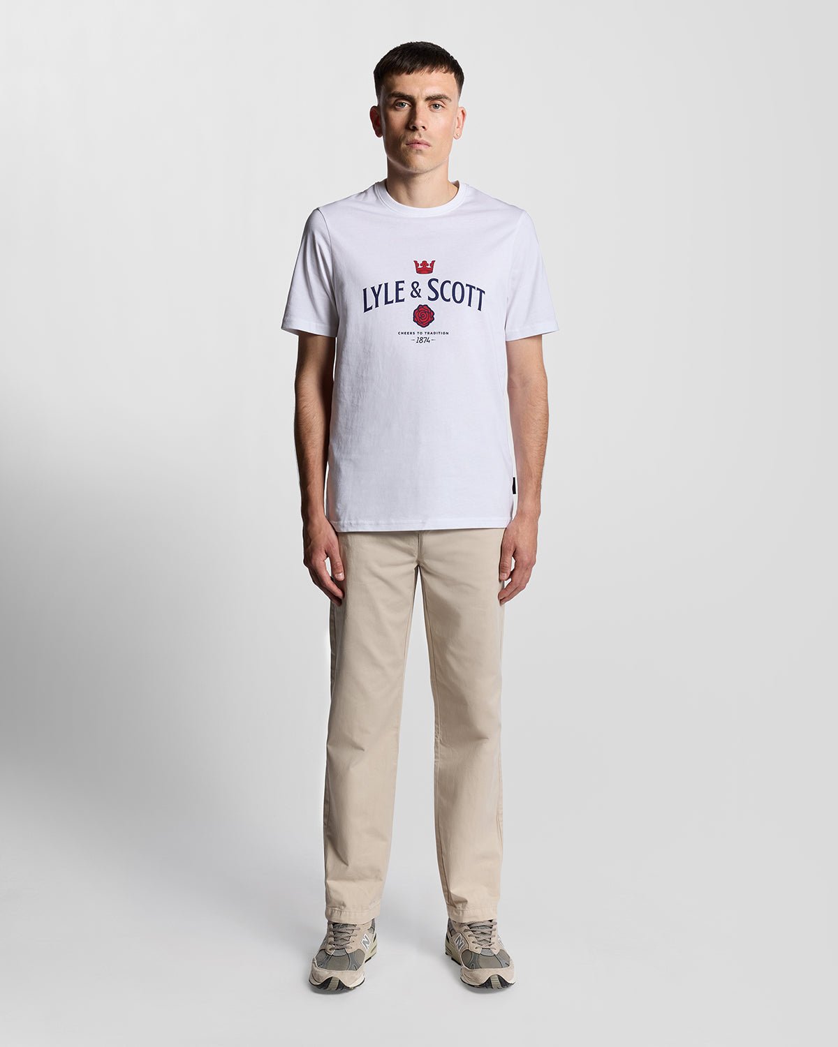 Lyle & Scott Jogginghose mit Kordelzug in schmaler Passform - Sand Image