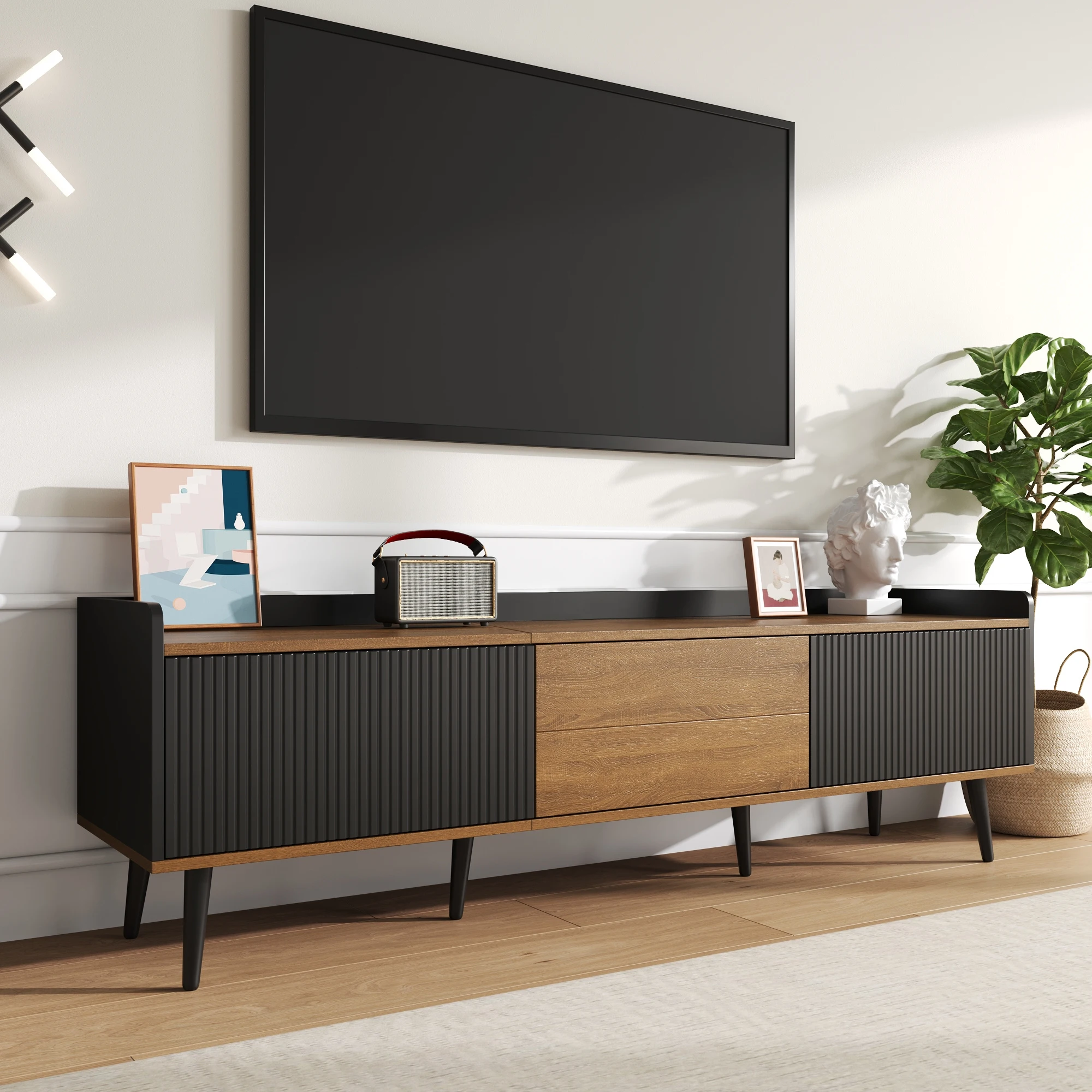 Meuble TV, table TV, meuble TV, meuble base à trois portes. Conception compacte. Finition bois noir et naturel