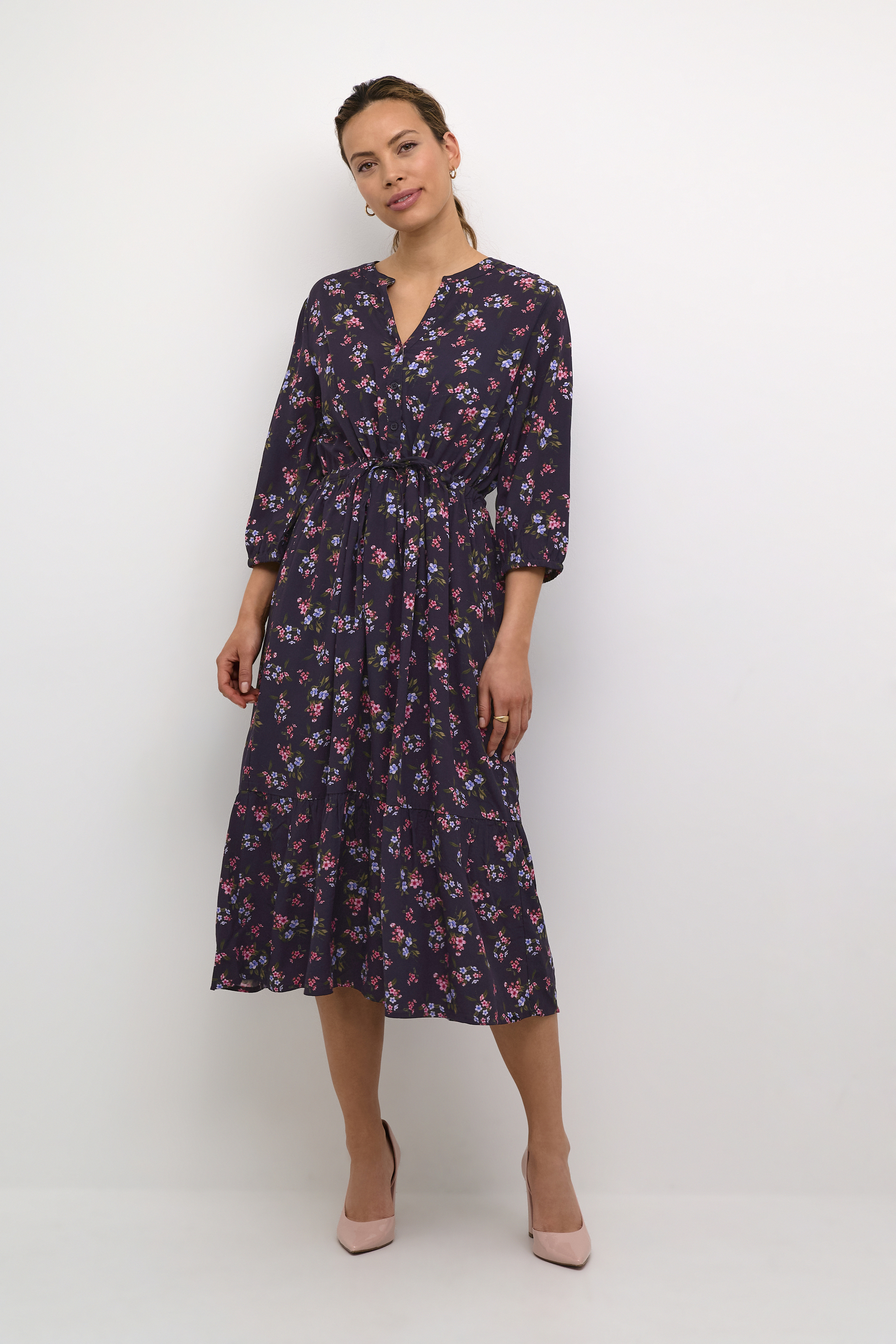 Kleid Feminine multicolour Image