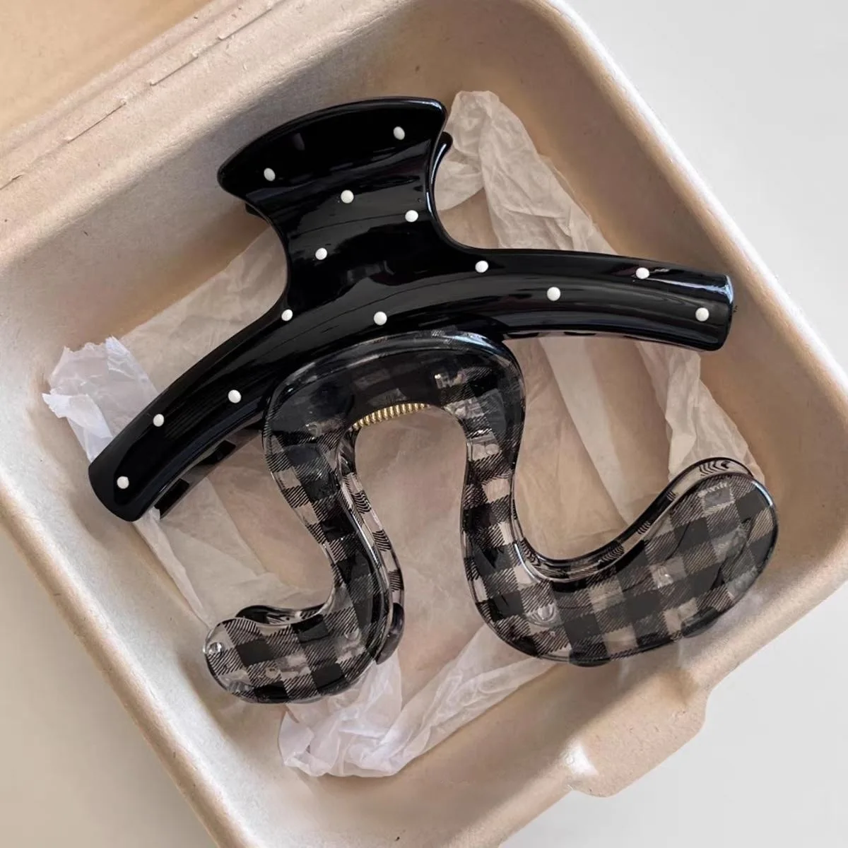 2 stücke Vintage Schwarz Transparent Plaid Polka Dot Haar Klaue Elegante Vielseitige Shark Clamp Herbst Winter Headwear Haar Zubehör Image