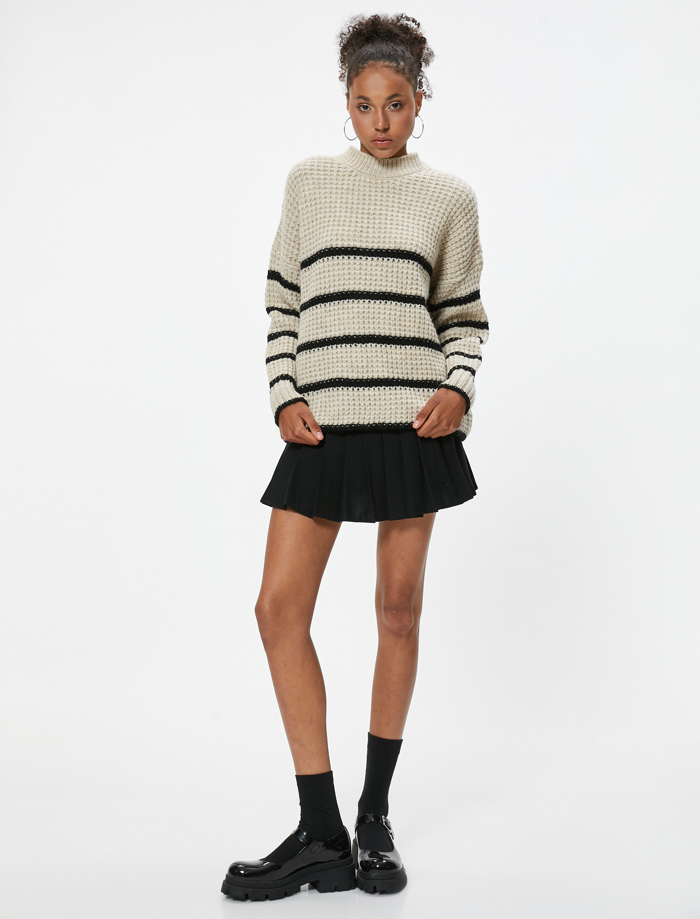Koton Sweater Rundhalsausschnitt Gestreift Sweater Image