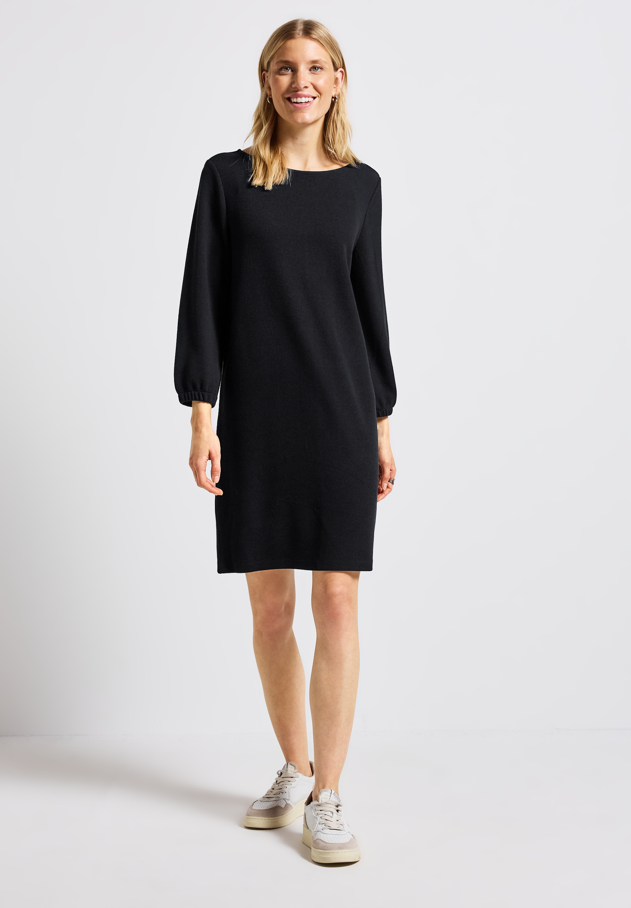 Jerseykleid STREET ONE, Damen, Gr. 46, EURO-Größen, schwarz, Stoff, 69% Polyester, 28% Viskose, 3% Elasthan, unifarben, normal knielang, U-Boot-Ausschnitt, Bündchen, Kleider, knielang Image