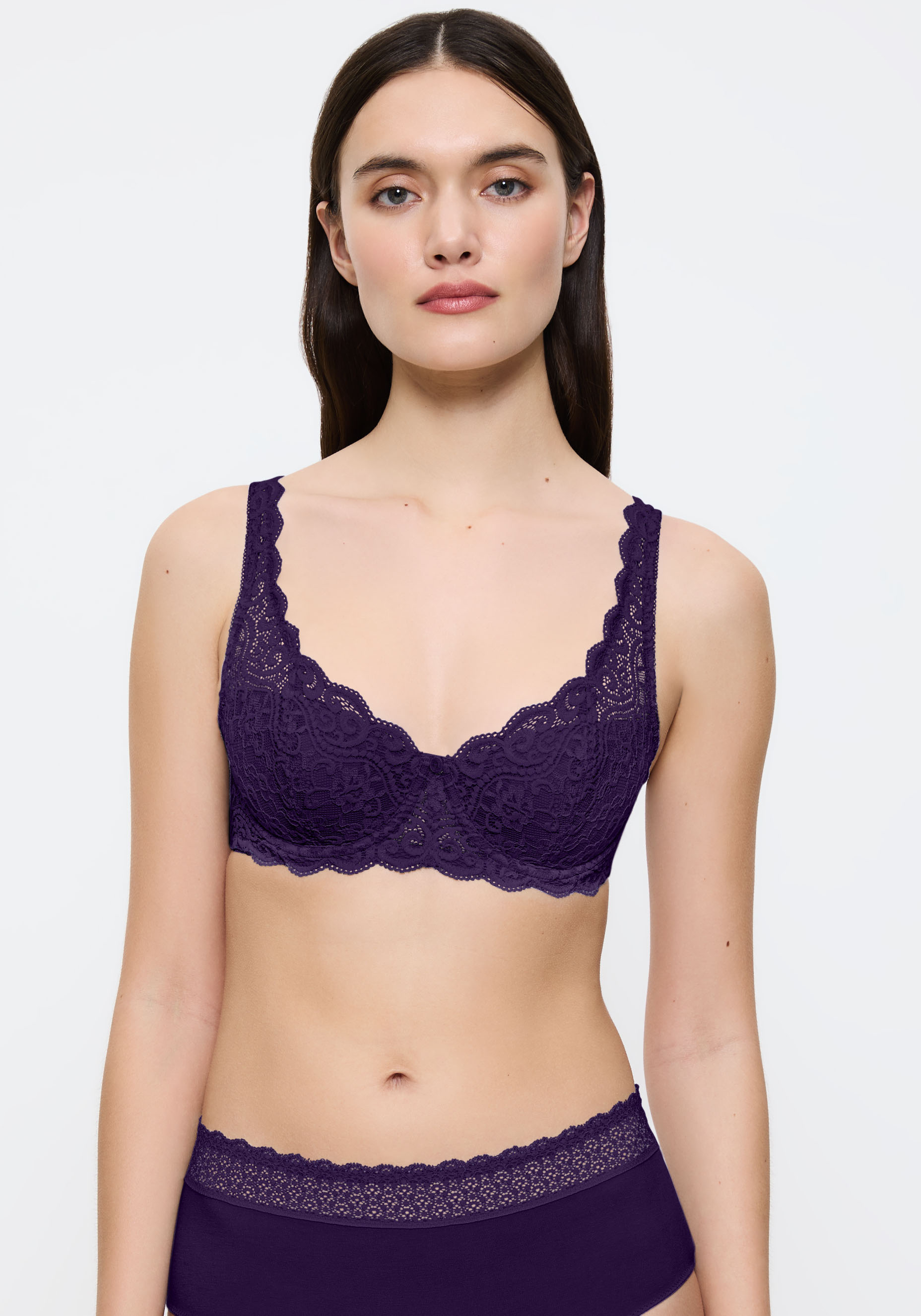 Balconette-BH TRIUMPH "Amourette", Damen, Gr. 70, Cup F, lila (royal lila), Microtouch, Obermaterial: 51% Polyamid, 23% Elasthan, 16% Baumwolle, 10% sonstige Fasern, unifarben, BHs, Stretch-Spitze, weich, feminin, breite Träger Image