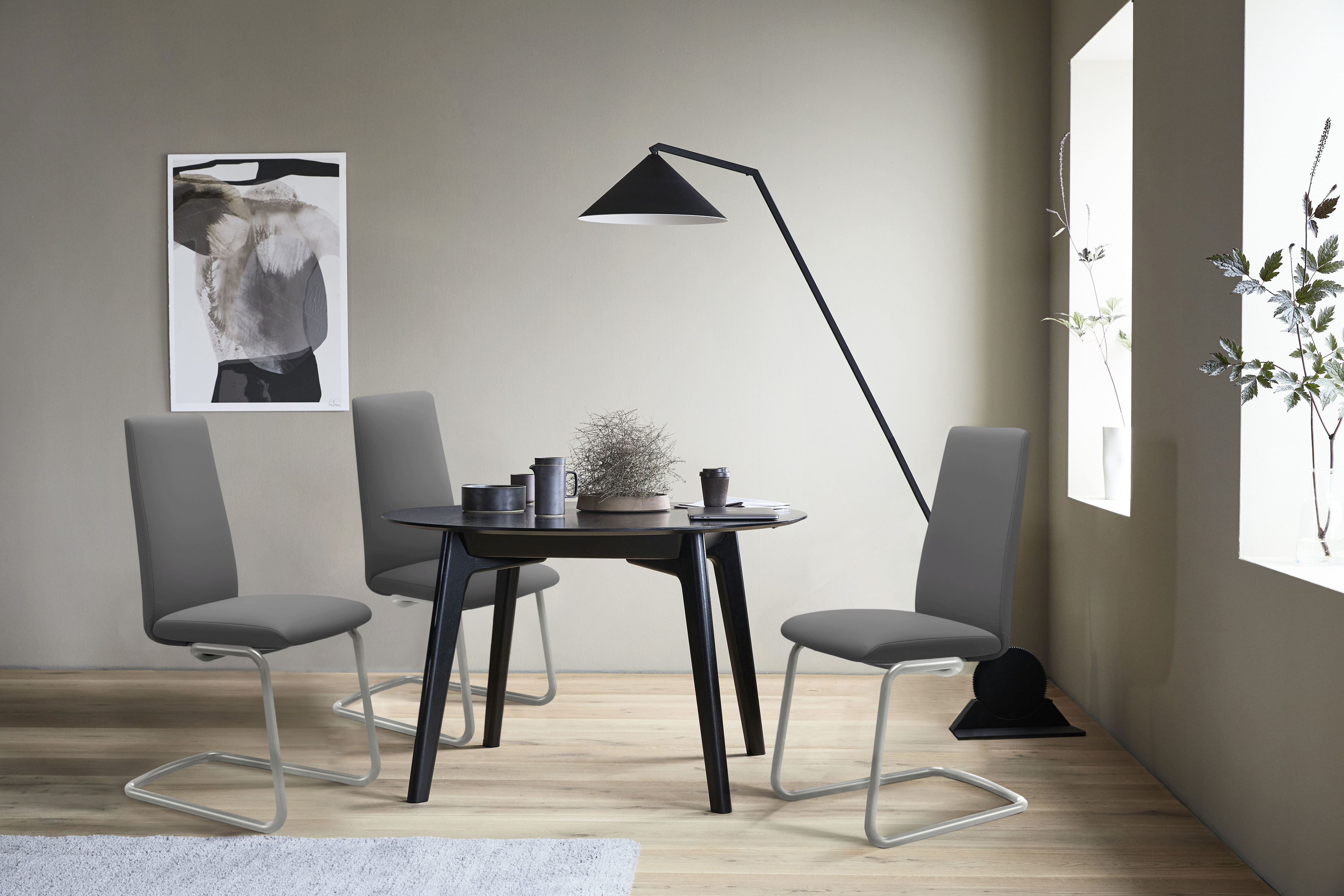 Polsterstuhl STRESSLESS "Laurel", grau (grau batick, schwarz matt), B:53cm H:105cm T:60cm, Leder BATICK: BATICK ist ein leicht korrigiertes, durchgefärbtes und genarbtes Möbelleder, bei dem die meisten Unebenheiten und Spuren in der Regel entfernt... Image