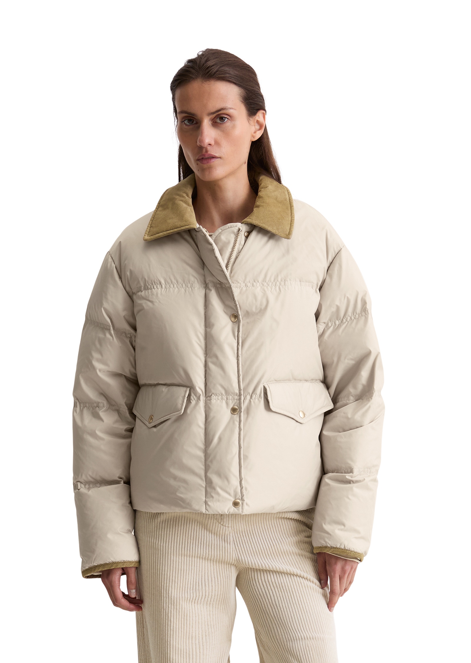 Outdoorjacke MARC O'POLO "im Barnjacket-Stil aus recyceltem Polyester", Damen, Gr. 38, beige (light oat), Obermaterial: 100% Polyester; Füllung: 80% Daune, 20% Feder, unifarben, regular fit, Jacken Outdoorjacke