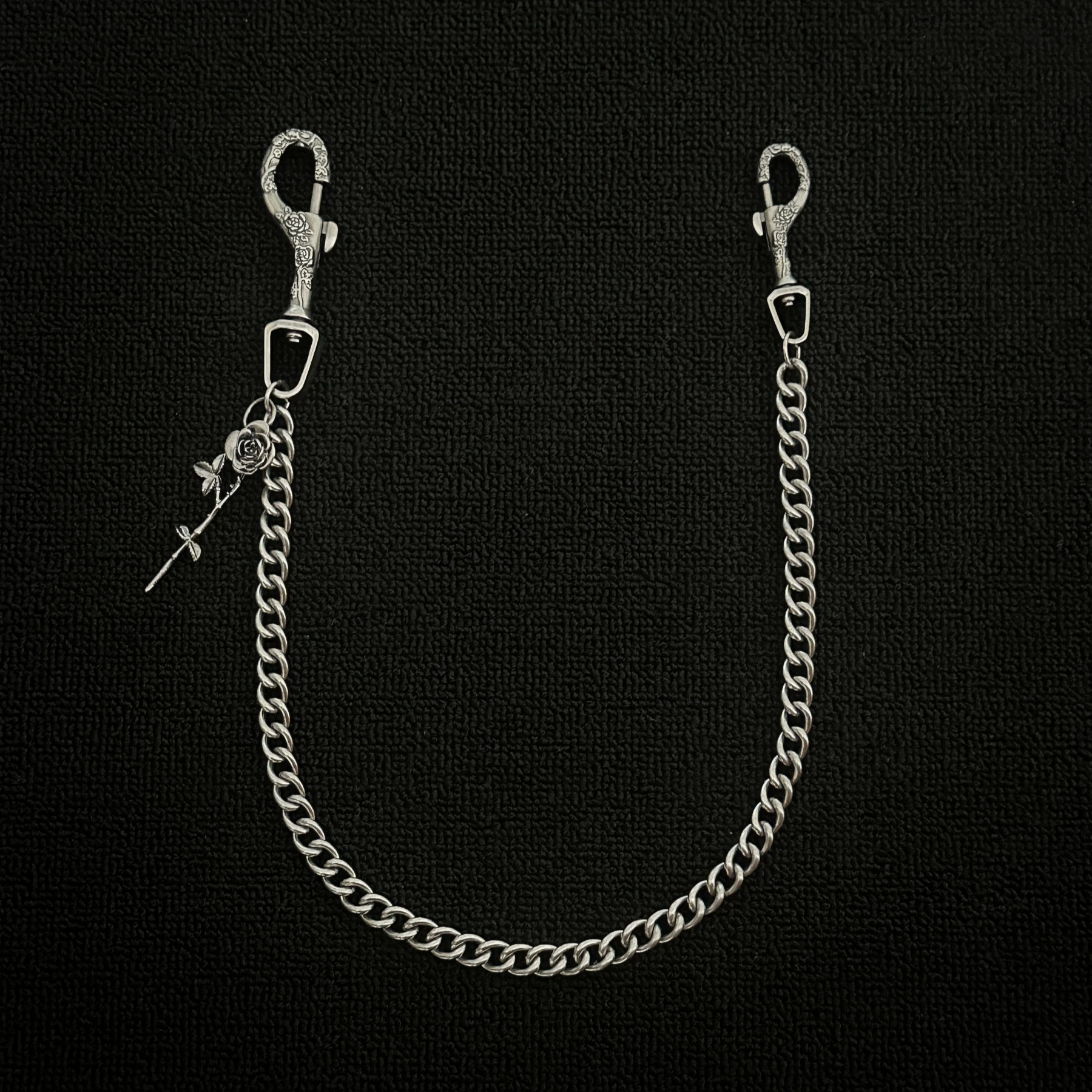 American Vintage Relief Rose Anhänger Cuban Link Chain Schlüsselanhänger – Taillenzubehör, Taschenanhänger, Hip-Hop-Stil