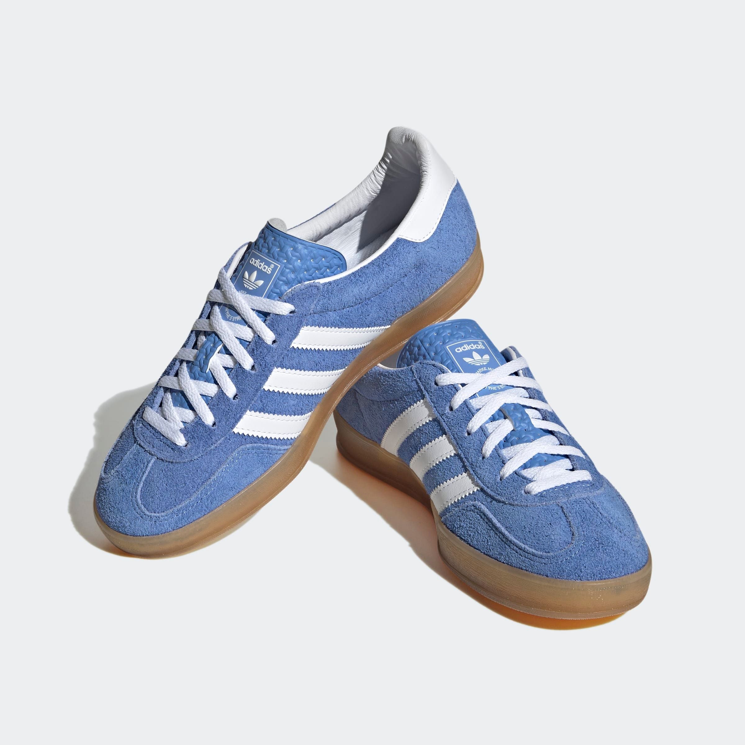 Sneaker ADIDAS ORIGINALS "GAZELLE INDOOR", Damen, Gr. 37, blau fusion, cloud weiß, gold metallic, Leder, Synthetik, Schuhe Sneaker