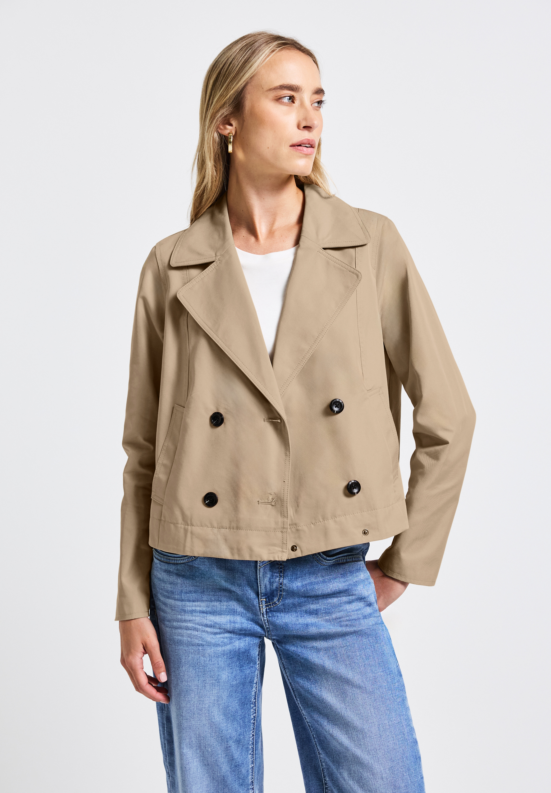Kurzjacke STREET ONE, Damen, Gr. 42, beige (reef sand), Web, Obermaterial: 69% Baumwolle, 31% Polyester; Futter: 100% Polyester, unifarben, normal normal, V-Ausschnitt, abgesteppt, Jacken Kurzjacke, im soften Baumwoll-Mix
