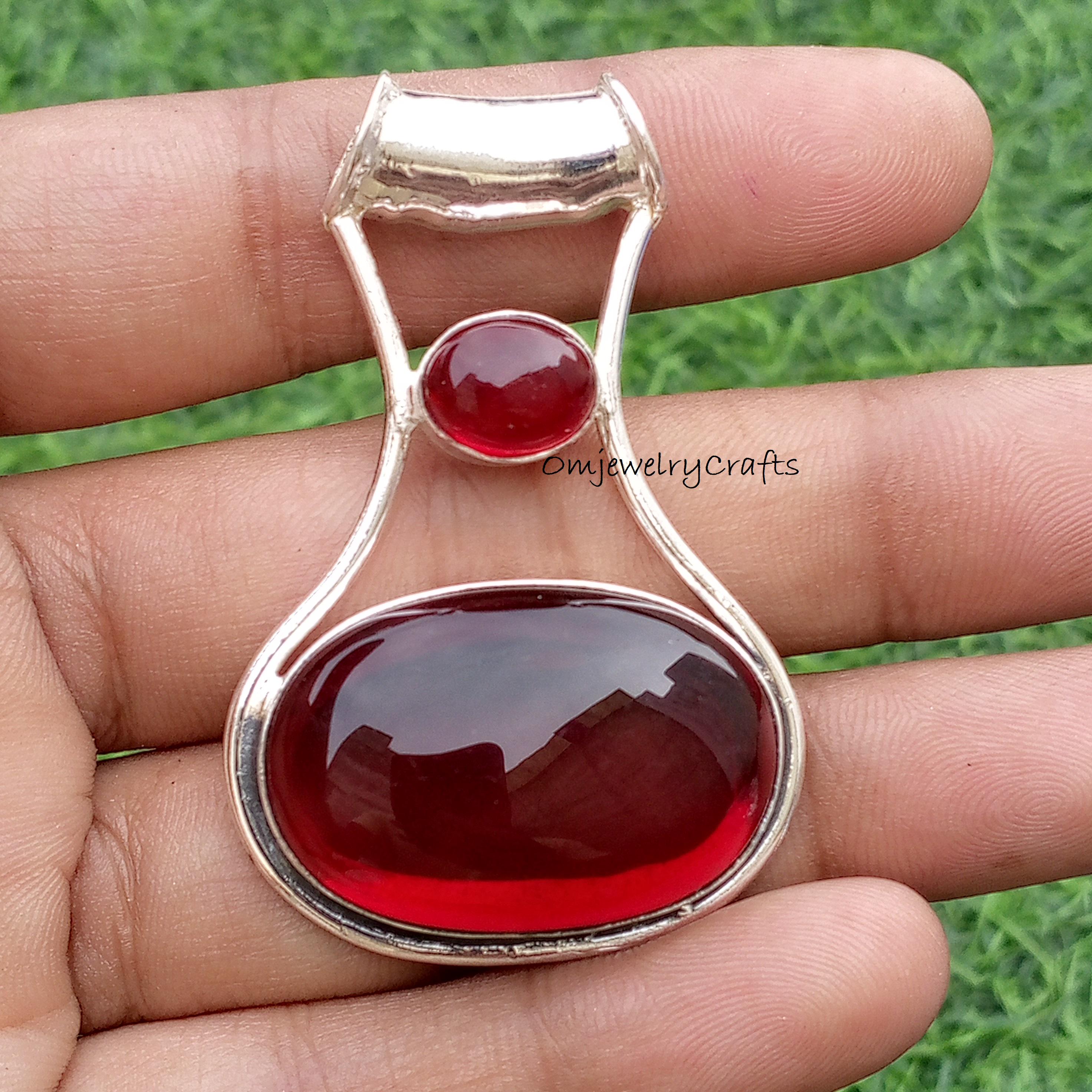 Ciondolo con granato rosso naturale, argento sterling 925, ciondolo con granato, gioiello fatto a mano, ciondolo con granato autentico, ciondolo di de