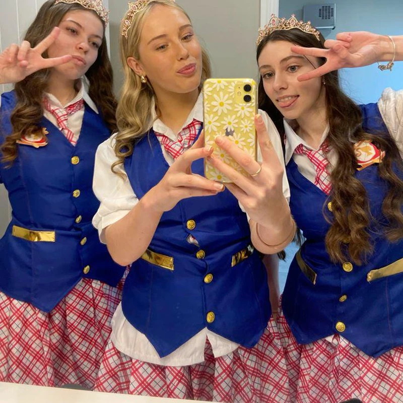 Combhasaki Schulmädchen-Uniform-Kostüme für Damen, Hemden mit Puffärmeln, Weste mit Knöpfen, karierter Faltenrock und Krawatte, 4-teiliges Set Image