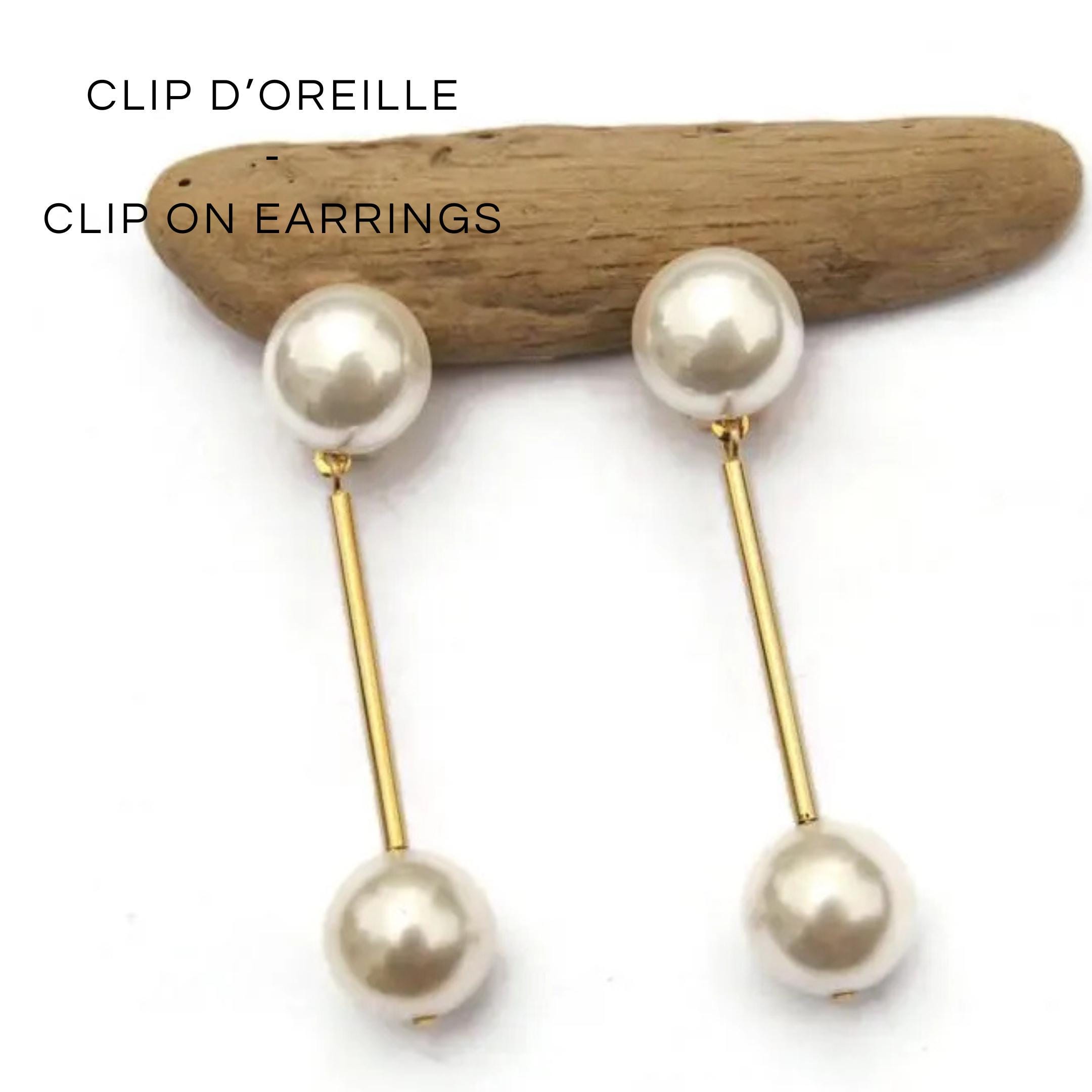 Eleganti orecchini a bottone con perle bianche e placcati in oro, orecchini a clip, gioielli minimalisti e sofisticati