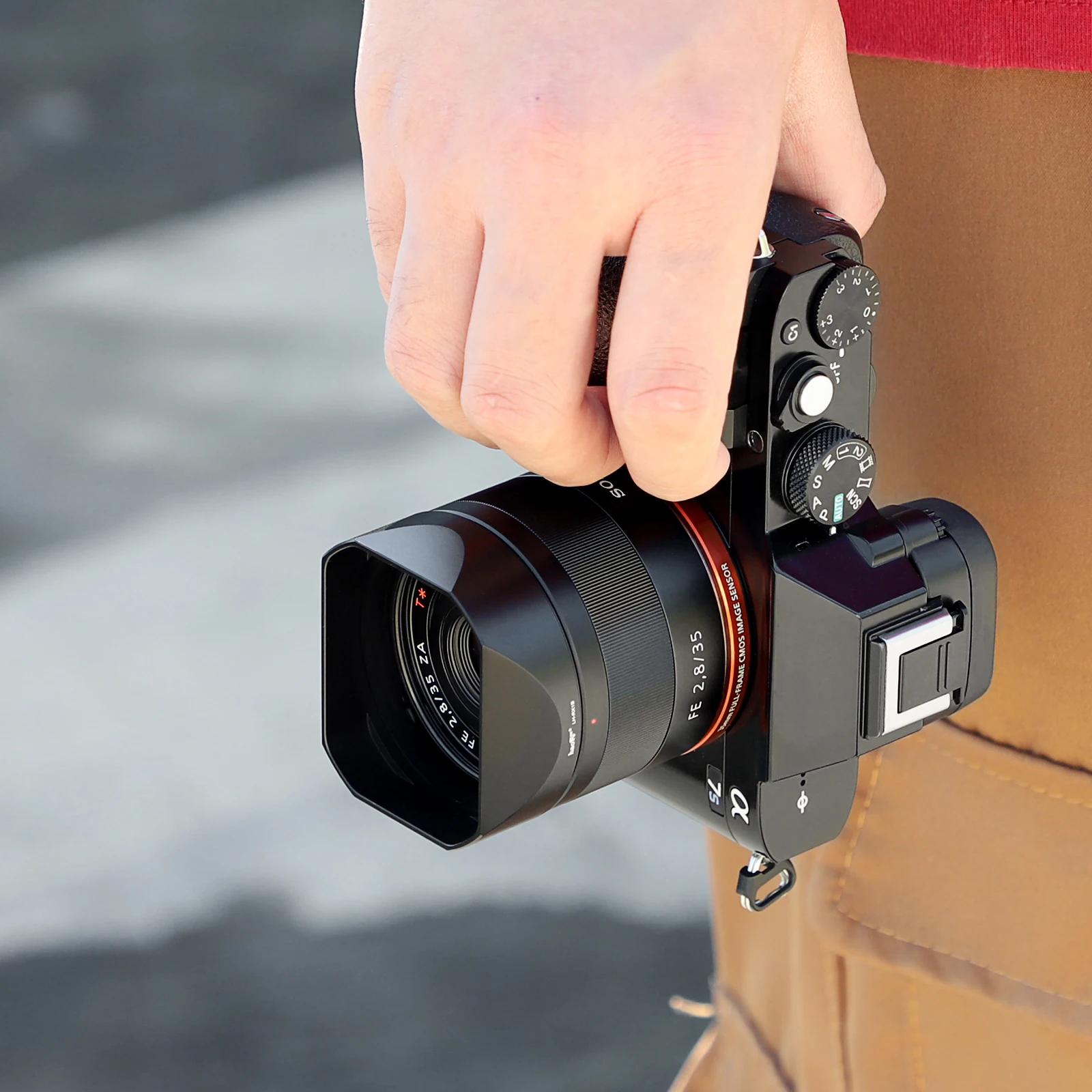 Haoge Metall-Bajonett-Gegenlichtblende für Sony Sonnar T* FE 55 mm F1.8 ZA, FE 35 mm F2.8 ZA Carl Zeiss SEL55F18Z SEL35F28Z Image