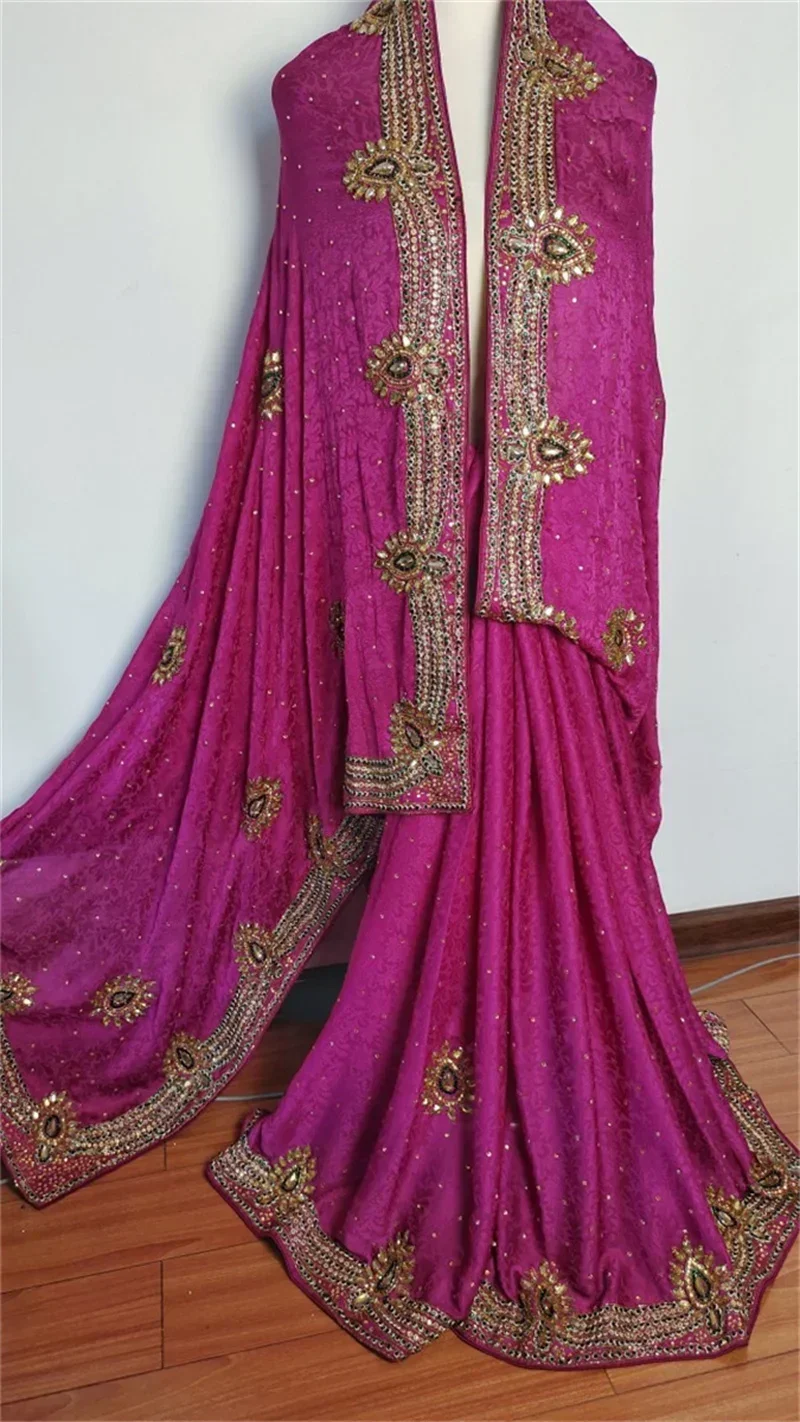 Indien Sari Nepal Thailand 6 Meter langes Sari-Kostümkleid Live-Übertragung mit Sri Lanka's Grand Sari Lengha Image